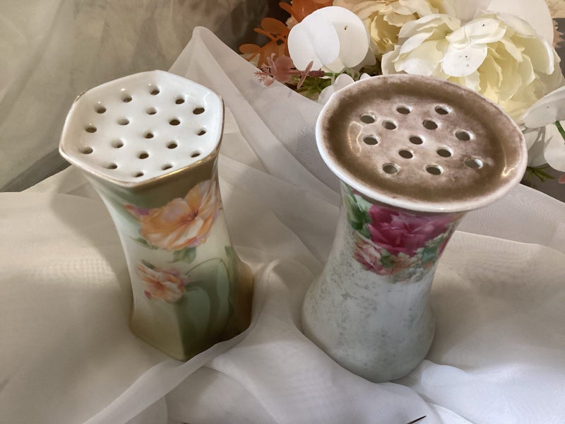 Antique and Vintage hatpin holder with few hat pins Carousel 2