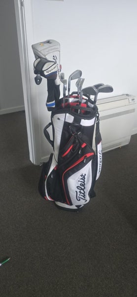 full set of taylormade r11 golf clubs all in great condition Carousel 2