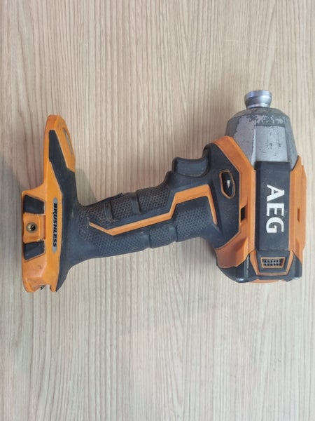 AEG 18v Impact Driver BSS18BLC Carousel 1