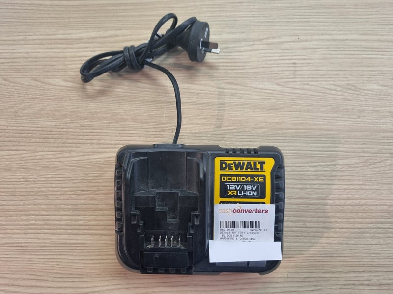 DeWalt 18v 12v Battery Charger DCB1104-XE Carousel 1