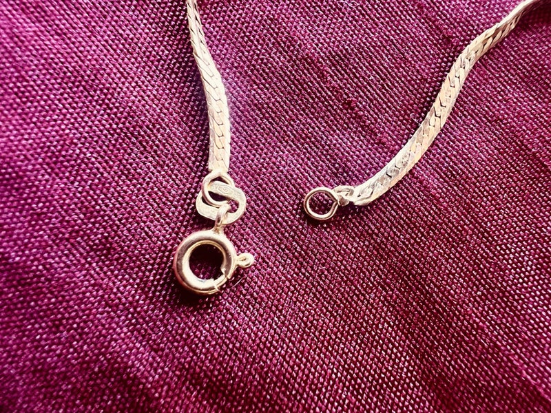 SOLID 9CT GOLD HERRINGBONE GOLD NECKLACE - *NO RES* Carousel 2