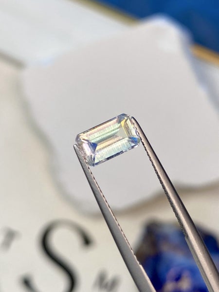 $1RES ~ 1.40ct Rainbow Moonstone Madagascar RARE Carousel 1