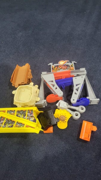 Fisher-Price Blaze and the Monster Machines – Mud Pit Racetrack Playset Carousel 10