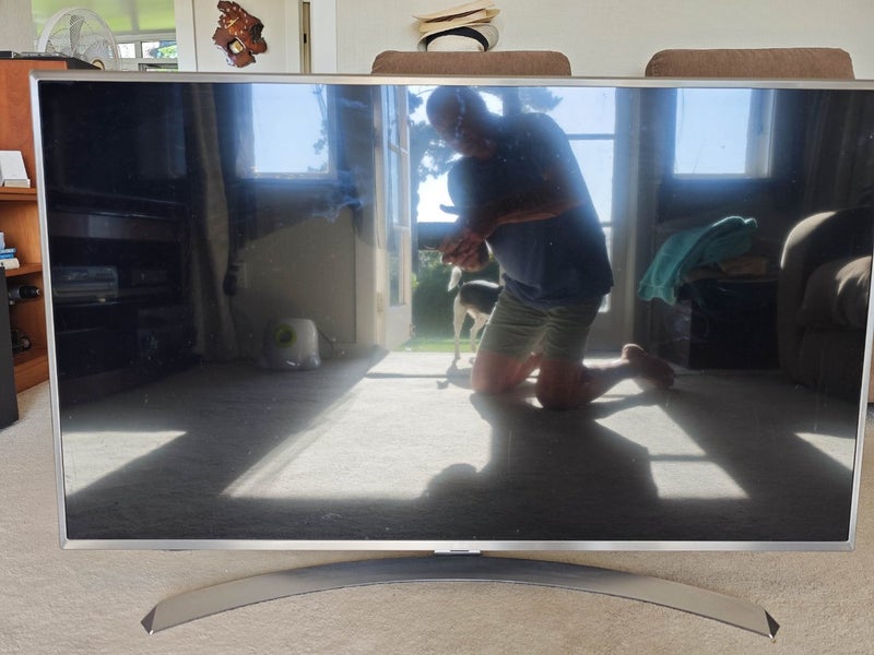 LG 49UJ654T 49 inch full HD 100hz TV Carousel 1