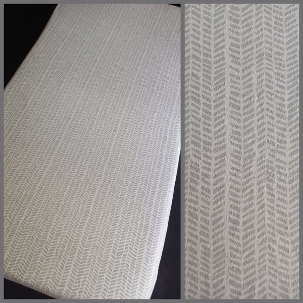 Cot winter flannelette fitted sheet 26 BOY / UNISEX Carousel 19