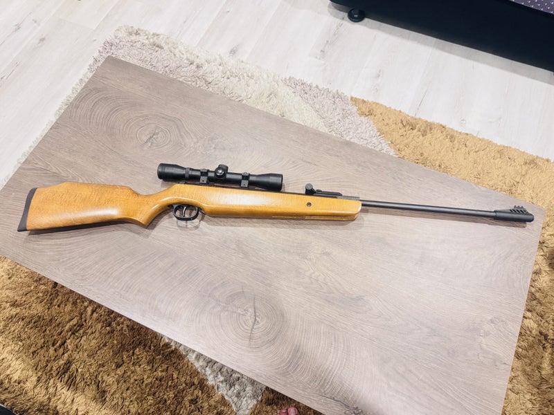 Air Rifle with 4x32 scope Carousel 2