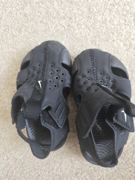 Nike sandals size 3c Carousel 1
