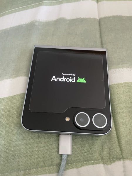 Samsung Flip 6 Carousel 1