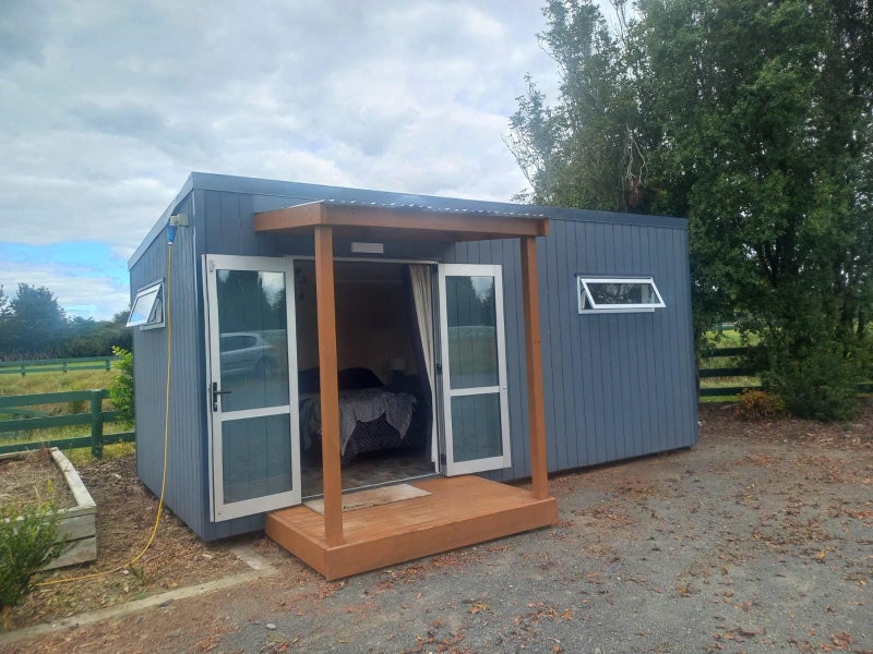 STUDIO/SLEEPOUT Carousel 1