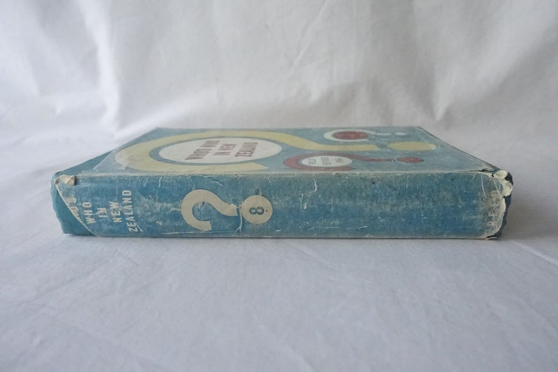 WHO'S WHO IN NEW ZEALAND: 8th fully revised edition 1964 (SKU BK25) Carousel 2