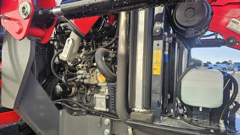 Massey Ferguson 1835M Carousel 15