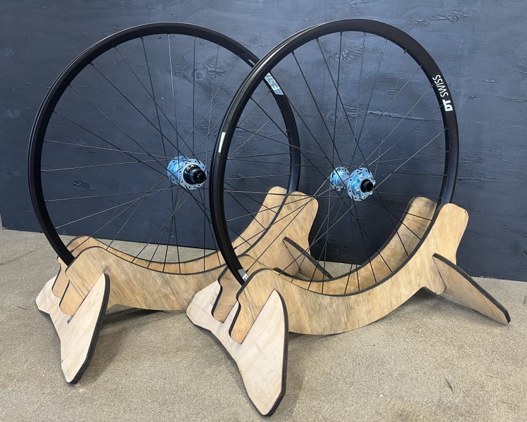 DT SWISS CUSTOM WHEELSET 350 / F572 LTD TURQUOISE Carousel 4