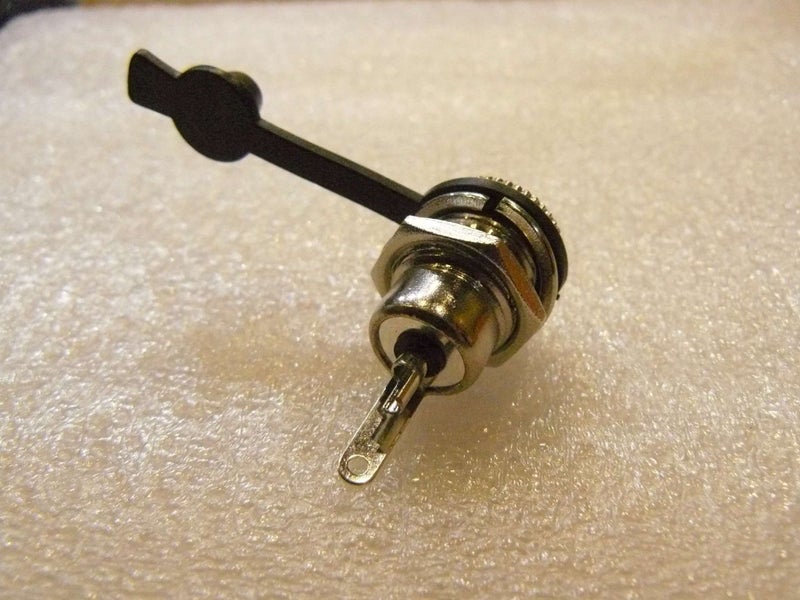 Metal DC Power Socket 5.5/2.1mm Panel Mount with Rubber Cap Carousel 2