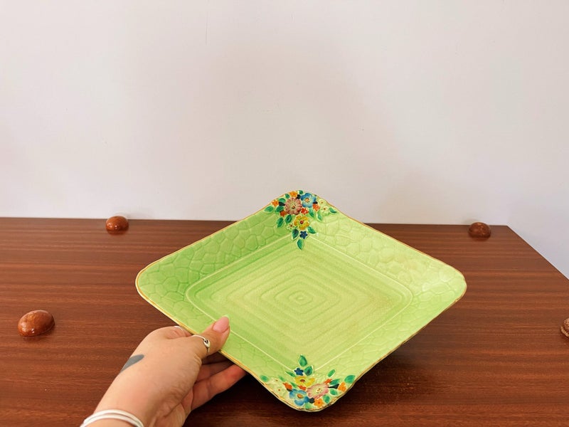 Vintage Crown Devon ‘Garden Path’ Dish Carousel 1