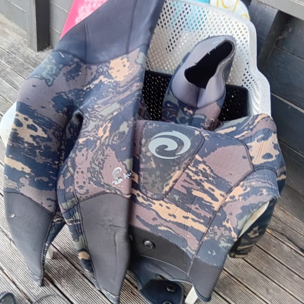 Dive gear Carousel 1