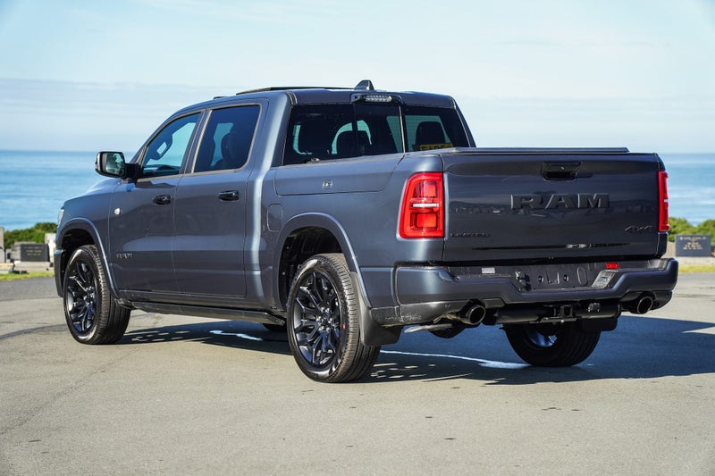 2026 Ram 1500 Limited I6 Rb Night, photo 3