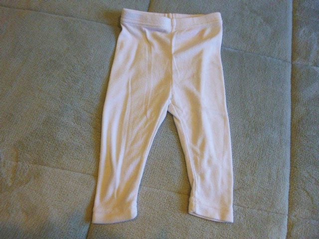 DOT 2 TOT = WHITE THERMAL LEGGING (3 - 6 mths) Carousel 1