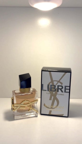 YSL - Libre 30ml never been sprayed Carousel 1