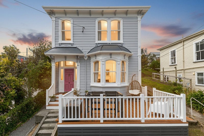 SUN-SPACE & STYLE IN SOUGHT AFTER NEWTOWN