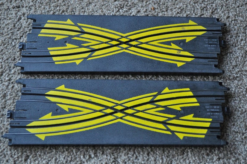 AFX TYCO SLOT CAR TRACKS - 2x 9" Straight Lane Changer Tracks Carousel 1