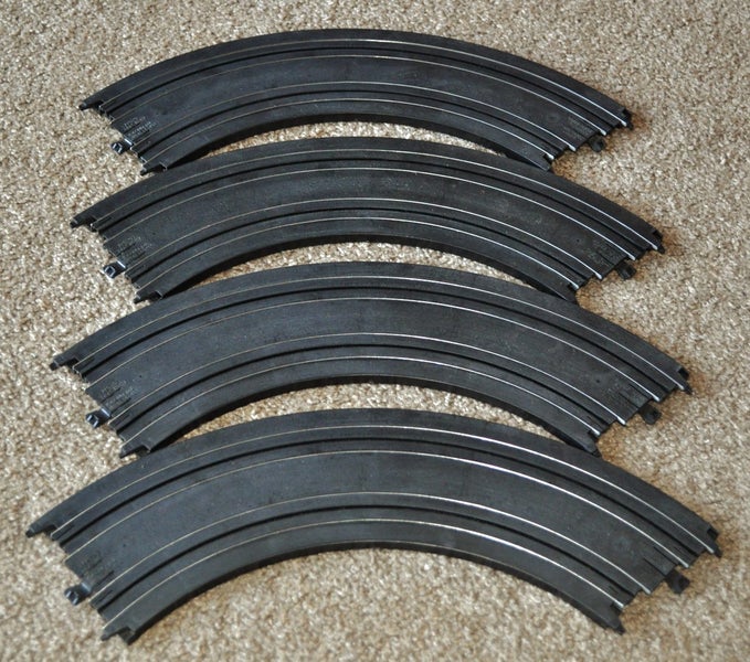 TYCO AFX SLOT CAR TRACKS - 4x 9" R 1/4 Circle Curves Carousel 1
