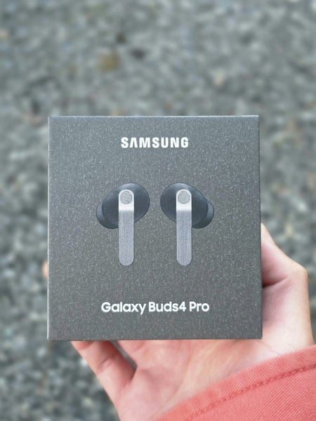 Samsung Galaxy buds 4 PRO - Black - Brand new Carousel 1