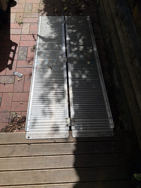 Wheelchair ramp - fold up Carousel 1