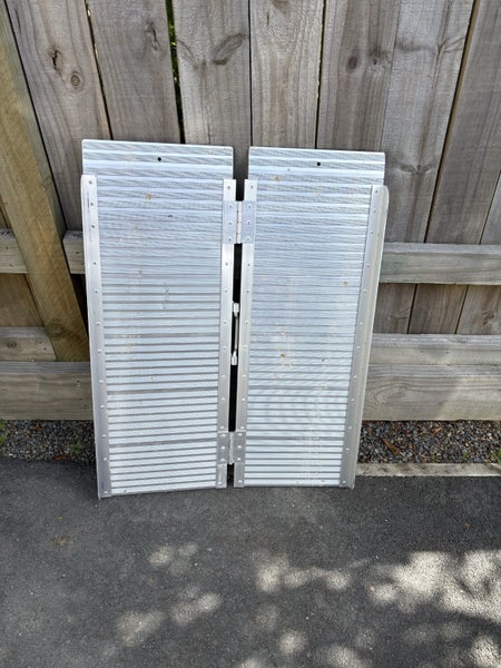 Wheelchair ramp - fold up Carousel 1