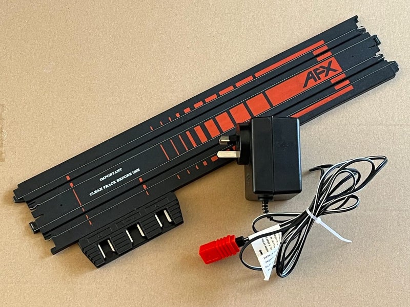 AFX / TOMY SLOT CAR - POWER SUPPLY PACK (NZ) & TERMINAL TRACK Carousel 1