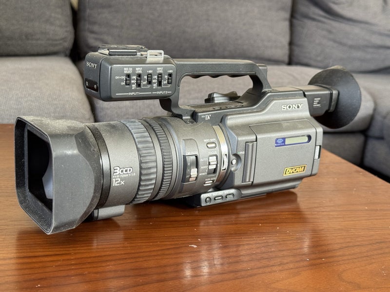 Sony DSR-PD150 miniDV DVCAM Video Camera Carousel 1