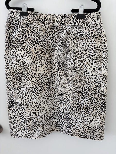 Knewe label leopard print skirt sz12 Carousel 2