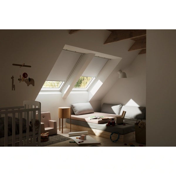 Velux DKL-MK06 Manual Blackout Blind - ONE ONLY AT THIS PRICE Carousel 1