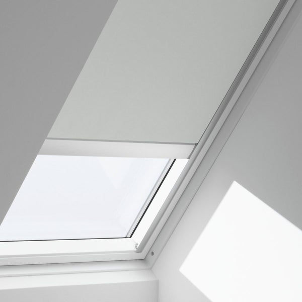 Velux DKL-MK04 Manual Blackout Blind - ONE ONLY AT THIS PRICE Carousel 2