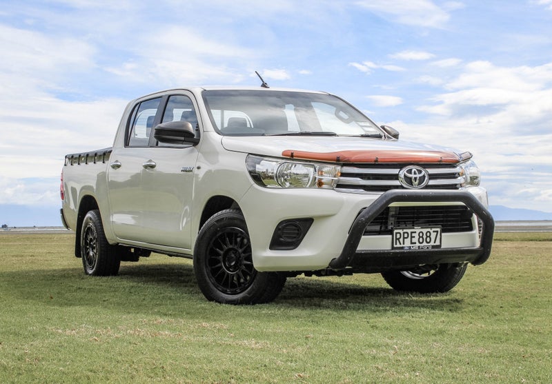 2016 Toyota Hilux 2.8 TURBO DIESEL 5MT 2WD