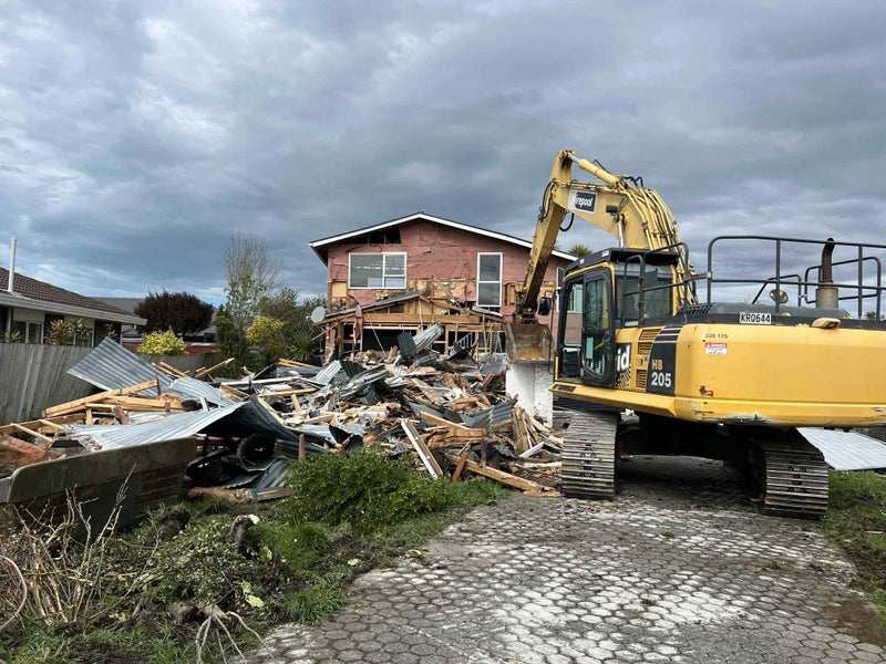 Dig & Dump Ltd Carousel 1