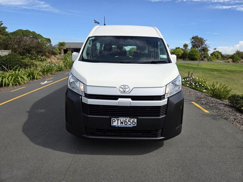 2023 Toyota Hiace ZX 10 Seat MB 2.8TD/6AT | Trade Me Motors