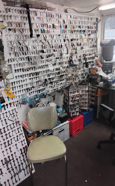 Mobile Locksmith and key cutting Carousel 2