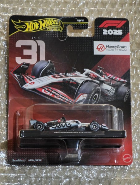 Hot Wheels F1 Premium, Money Gram Haas F10 Team/Equipe (#31) Carousel 1