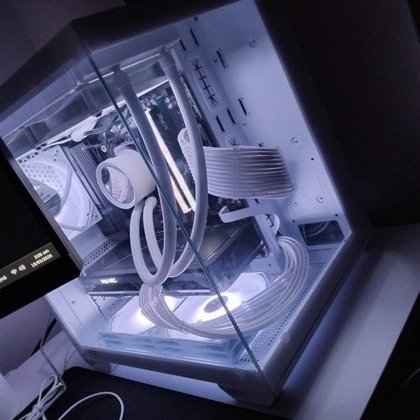 Ryzen 5 5500 w/ Intel ARC A750 Limited Edition Carousel 2