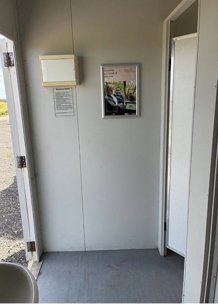 6m x 3m toilets/office Carousel 5