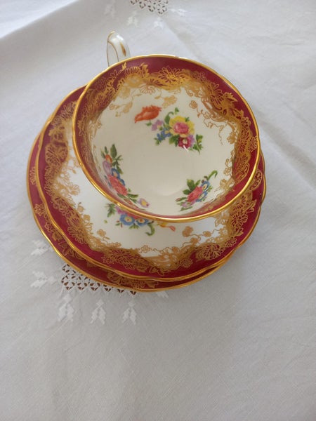 Cup, Saucer and Plate Carousel 2