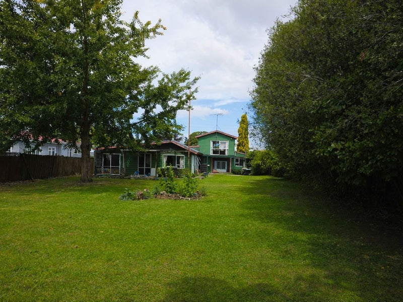 Image 2 of 19