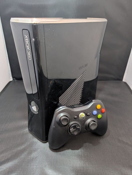 Xbox 360 S Console (250 GB) + Controller Carousel 1