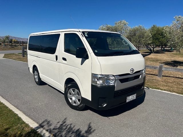 2021 Toyota Hiace 2.0 DX 5dr * 5sp manual*