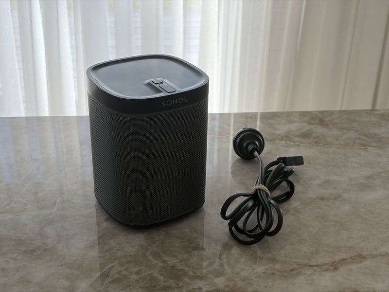Sonos Play 1 Black Speaker Carousel 1