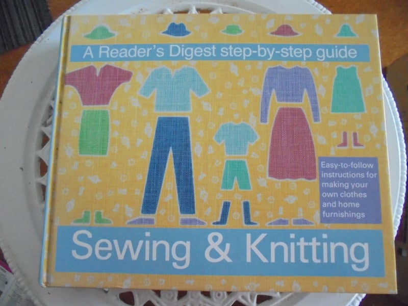 ~SEWING AND KNITTING - A Reader's Digest Step-by-Step Guide~ Carousel 1