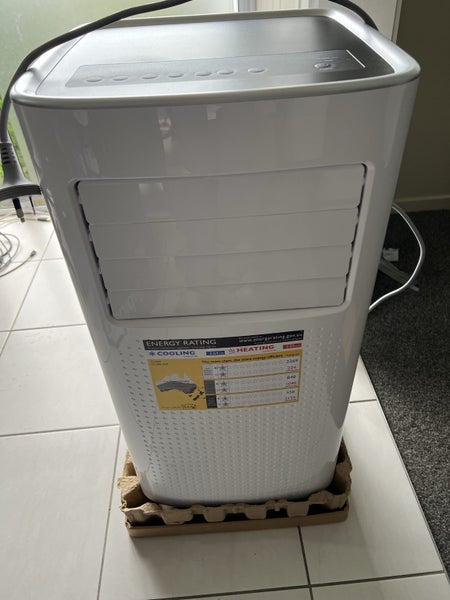 Goldair 2.64kW Portable AC & Heater - Like New! Carousel 1