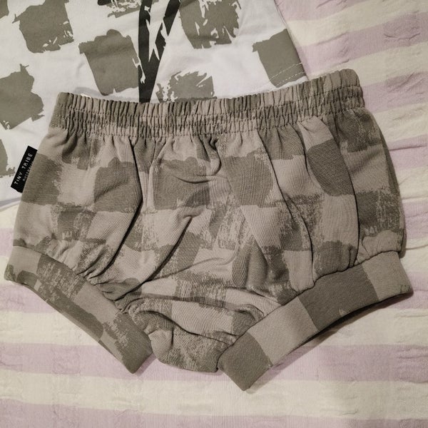 Lightining Bolt Tiny Tribe Set Carousel 3