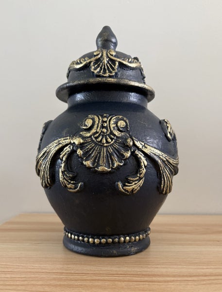 Stunning Ornate French/ Italian Country Urn Carousel 1