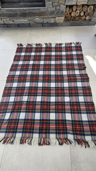 BEAUTIFUL 100% NZ WOOL TRAVEL RUG Carousel 2